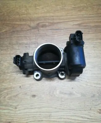 Toyota Avensis T250 Throttle valve 1923002010 7H08