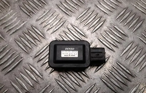 Lexus ES VII XZ10 Mass air flow meter 0136500060