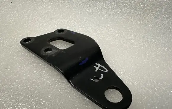 Audi A3 S3 8P Engine mounting bracket 06F103390A