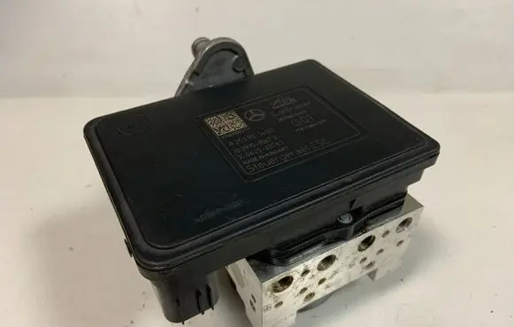 Mercedes-Benz C W205 ABS Pump A2539011400 A2534310100