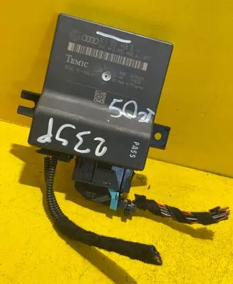 Audi A6 S6 C6 4F Gateway control module 4F0907468D