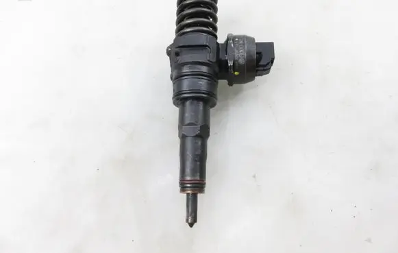 Audi A4 S4 B6 8E 8H Fuel injector 0414720214 038130073AR