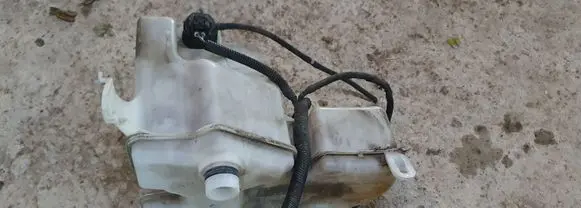 Lexus IS 220D-250-350 Windshield washer fluid reservoir/tank NOCODE