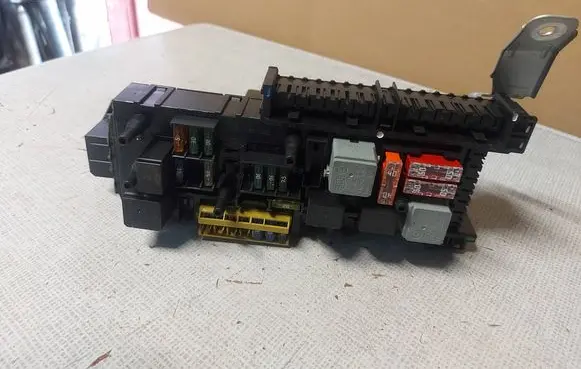 Mercedes-Benz C W204 SAM control unit 2049008701 5DK00922580