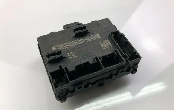 Volkswagen Tiguan Other control units/modules 5Q0959593K G2100