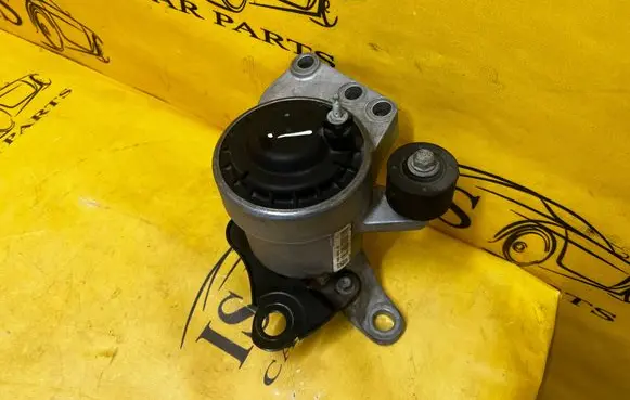 Ford Fusion II Engine mount bracket HG93-6F012-AB HG936F012AB
