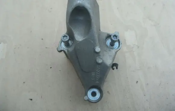 Alfa Romeo Stelvio Engine mount bracket 55273294