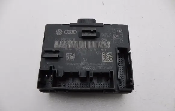 Audi A3 S3 8P Door control unit/module 8X0959792B G1731
