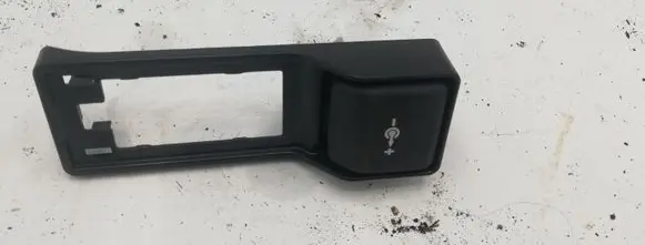 BMW 1 E81 E87 12 V Socket (rear) 6904008