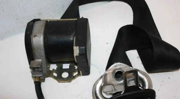 Ford Galaxy Front seatbelt 1M21611B09 33023997