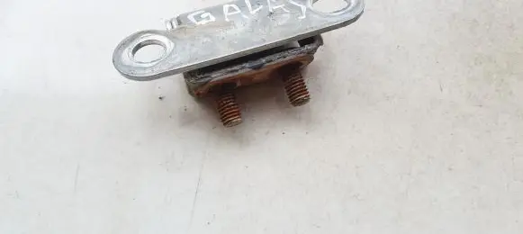 Toyota Avensis Verso Tailgate/trunk/boot hinge