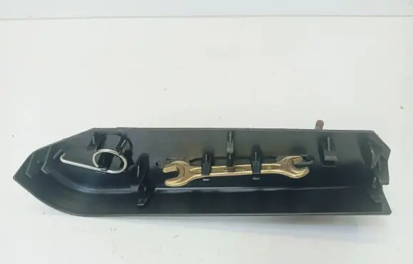 Volkswagen Transporter - Caravelle T4 Tool set 7D0012113