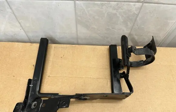 Volkswagen Amarok Battery bracket 2H6906317G