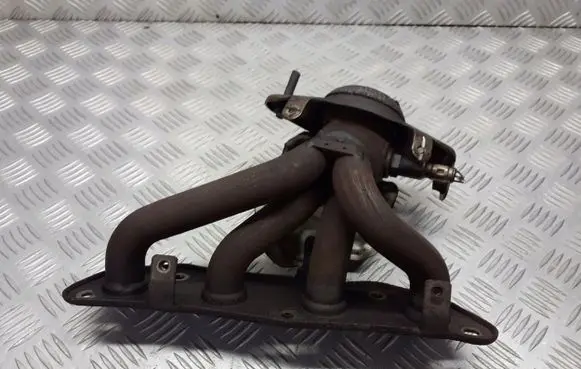 Nissan Tiida C11 Exhaust manifold