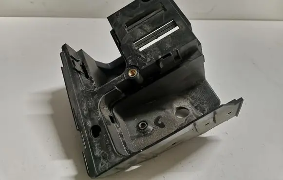 Volkswagen PASSAT CC Fuse box cover 1K0907361B