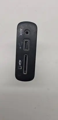 Dodge Challenger USB socket connector 33169193 68206384AC 072814