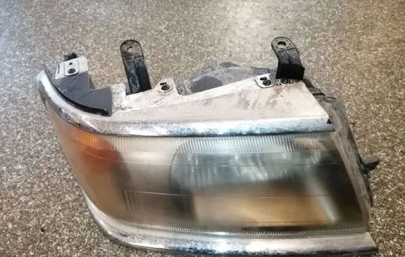 Mitsubishi Pajero Headlight/headlamp