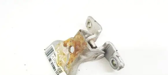 Mitsubishi Pajero Rear door lower hinge