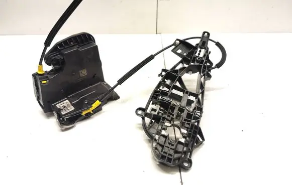 Opel Astra K Front door lock 915C303907718S E279302