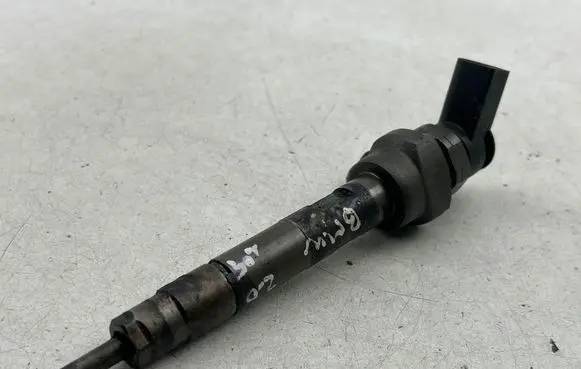 Fuel injector