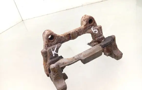 Volkswagen Golf VI Brake caliper pad carrier rear 