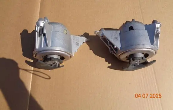 Mercedes-Benz C W206 Engine mount vacuum valve A2062403901 A2062404701