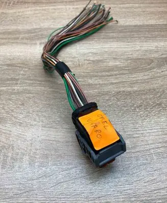 Opel Vivaro Plug wire OPELVIVAROPLUG