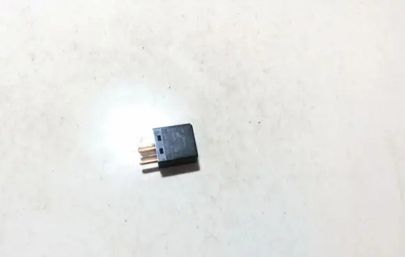 Mitsubishi Colt Other relay mb953382 v23075e1001x1