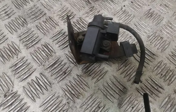 BMW 3 E90 E91 Turbo solenoid valve 7805391