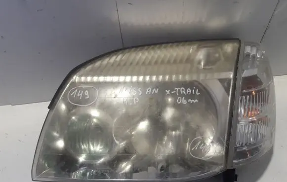 Nissan X-Trail T30 Headlight/headlamp
