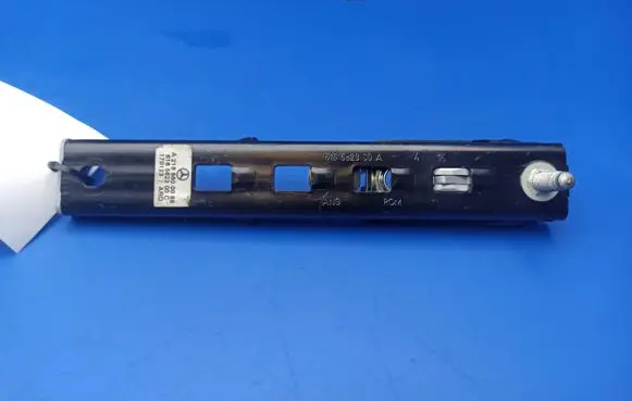 Mercedes-Benz CLS C218 X218 Seat belt adjustment motor A2188600088