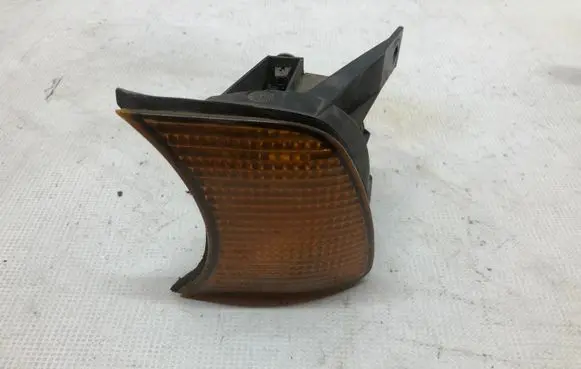 BMW 5 E34 Front indicator light 1384033