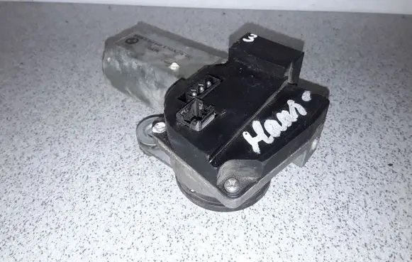 BMW 5 E39 Wiper motor 8361640