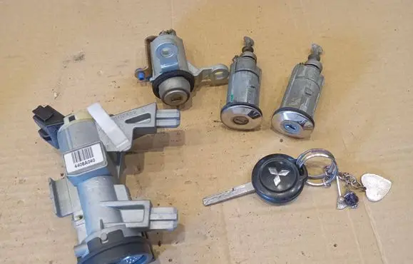 Mitsubishi Colt CZ3 Ignition lock 4408A040