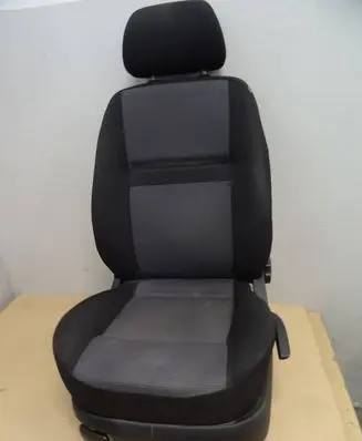 Volkswagen Golf IV Front driver seat 