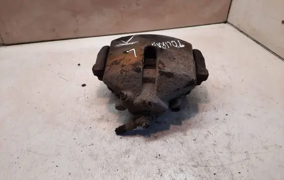 Volkswagen Touran I Front brake caliper