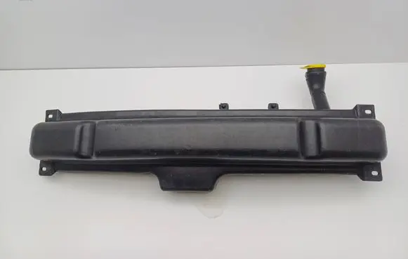 Opel Omega B1 Windshield washer fluid reservoir/tank E1145R015012
