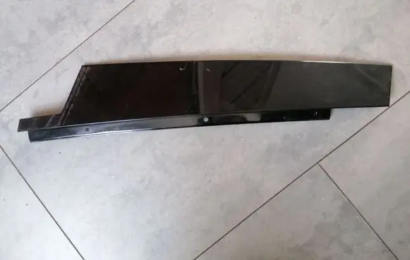 Mercedes-Benz E W212 Front door glass trim molding 2126900287