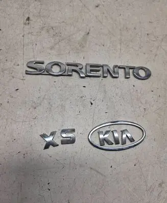 KIA Sorento Manufacturers badge/model letters 1234