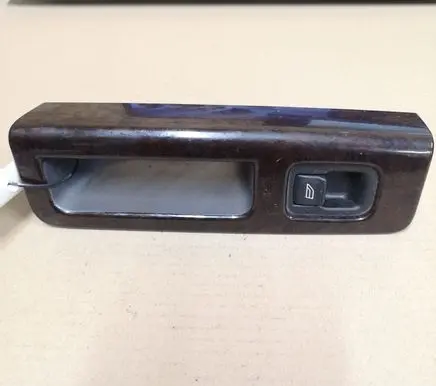 Volvo V50 Electric window control switch 8679682