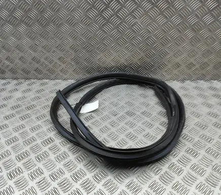 Mitsubishi Outlander Rubber seal front coupe door 5725A393