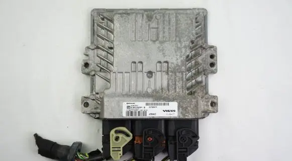 Volvo V50 Engine control unit/module ECU 30788975 S180134001B