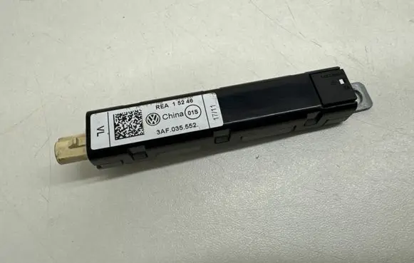 Volkswagen PASSAT B7 Aerial antenna amplifier 3AF035552