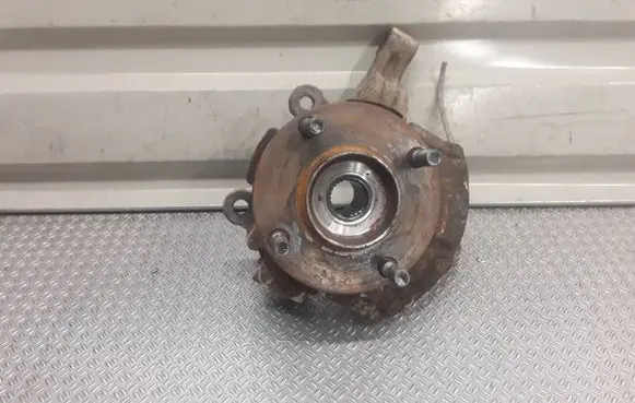 Nissan Tiida C11 Front wheel hub spindle knuckle 