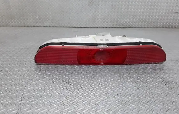 Mazda 3 I Third/center stoplight