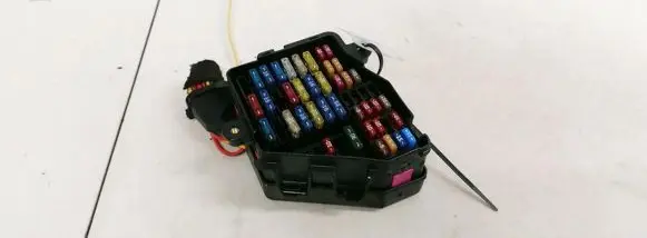 Volkswagen PASSAT B5 Fuse box set