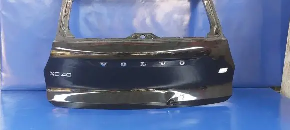 Volvo XC40 Truck tailgate 