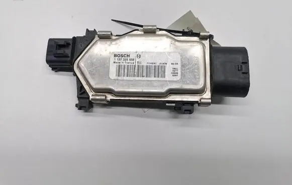 Mercedes-Benz CLA C117 X117 W117 Coolant fan relay 1137328656