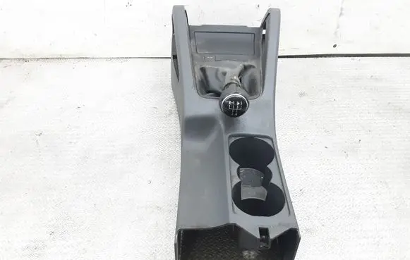 Volkswagen Golf V Center console 1K0863243A