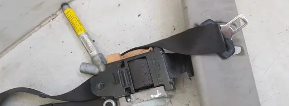 Front seatbelt